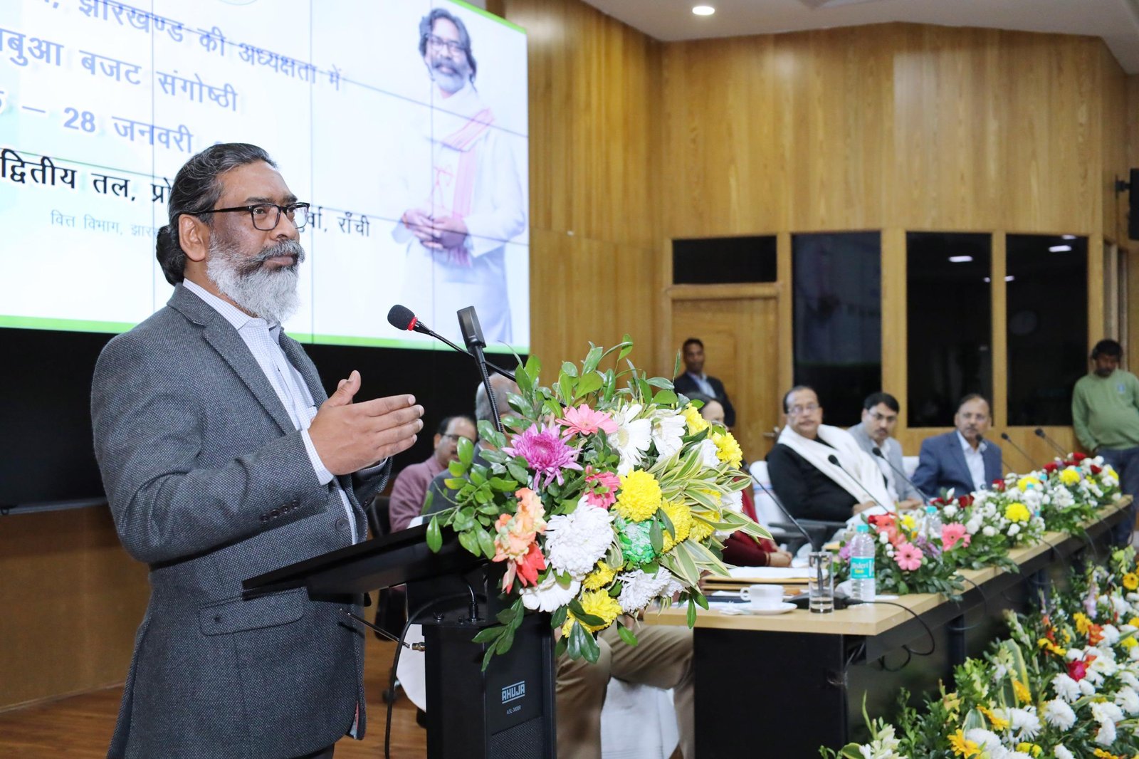 बजट पूर्व संगोष्ठी में बोले सीएम हेमंत सोरेन:बजट ऐसा हो, जिसमें समस्याओं का हल और विकास के रास्ते हों