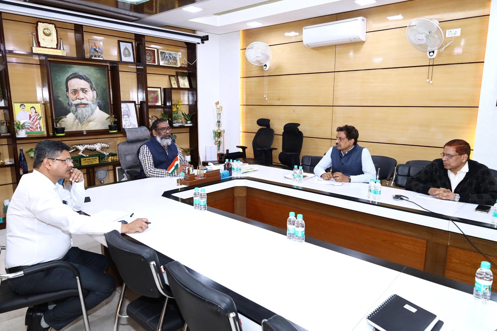 मुख्यमंत्री हेमंत सोरेन ने गुइलेन-बैरे सिंड्रोम की रोकथाम को लेकर की समीक्षा बैठक, रिम्स के साथ सभी जिलों के सिविल सर्जनों को हाइ अलर्ट मोड में रहने का दिया निर्देश