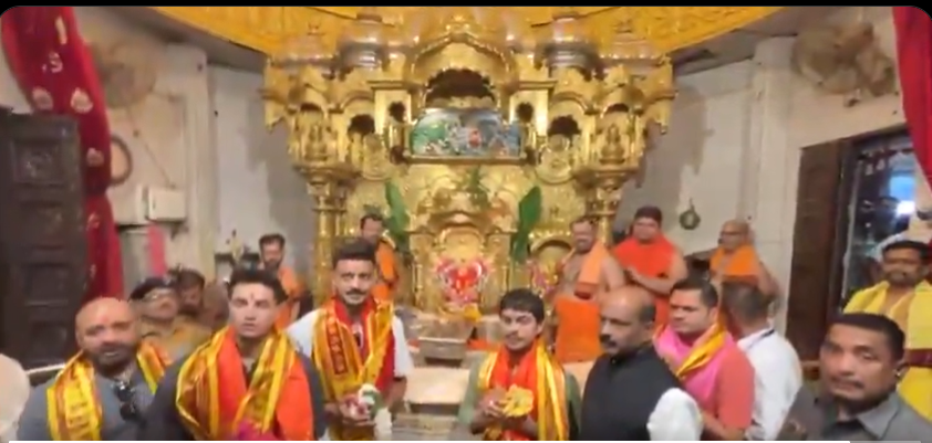 Team India Siddhivinayak Temple Visit