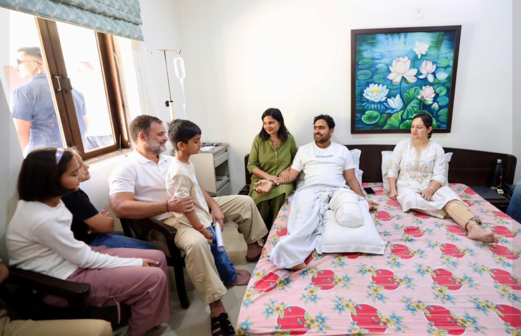 राहुल गांधी ने घायल कोबरा अधिकारी अजय मलिक से की मुलाकात, साहस और बलिदान को किया सलाम