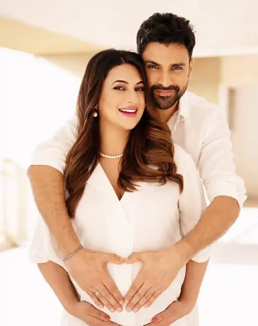 Divyanka Tripathi Baby: शादी के 10 साल बाद 41 की उम्र में जुड़वा बेटों को जन्म – बोलीं- मेरे करण-अर्जुन आ गए Divyanka Tripathi Baby