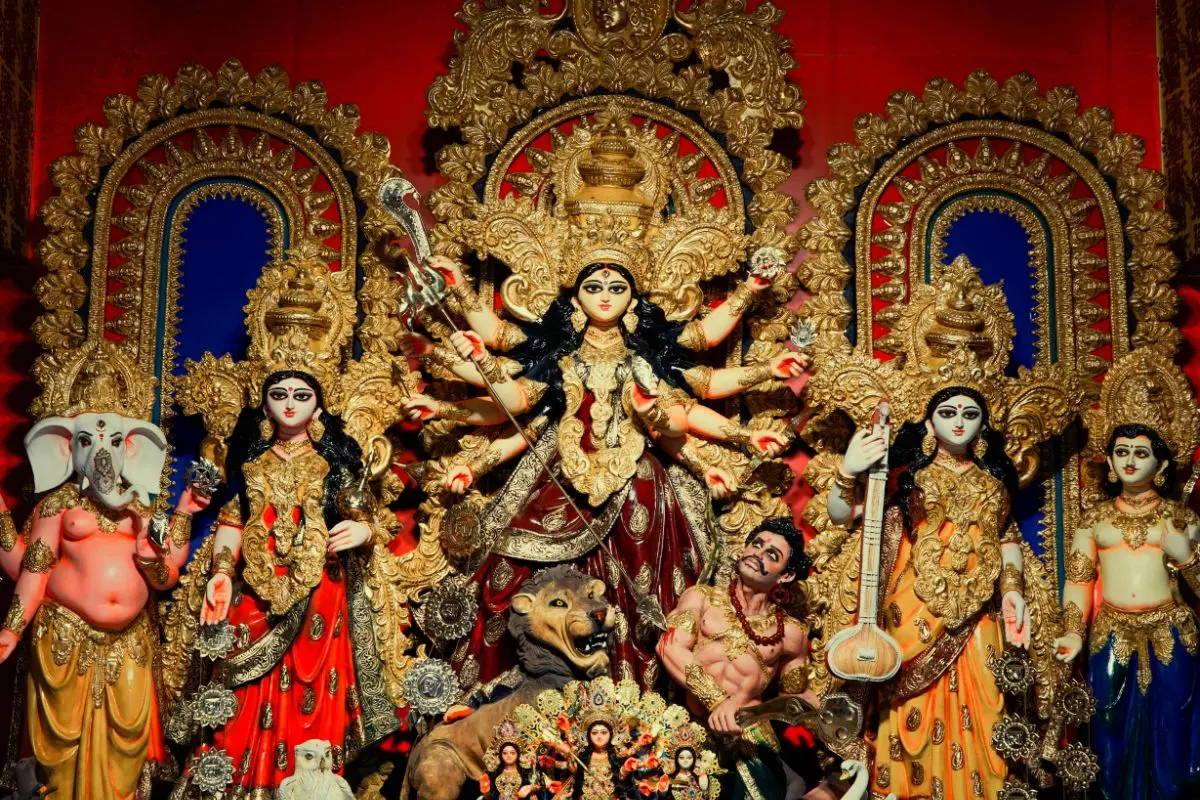 1926 से हो रही भुतहा तालाब की दुर्गापूजा, इस बार 45 फीट ऊंचे इको-फ्रेंडली पंडाल में विराजेंगी मां दुर्गा