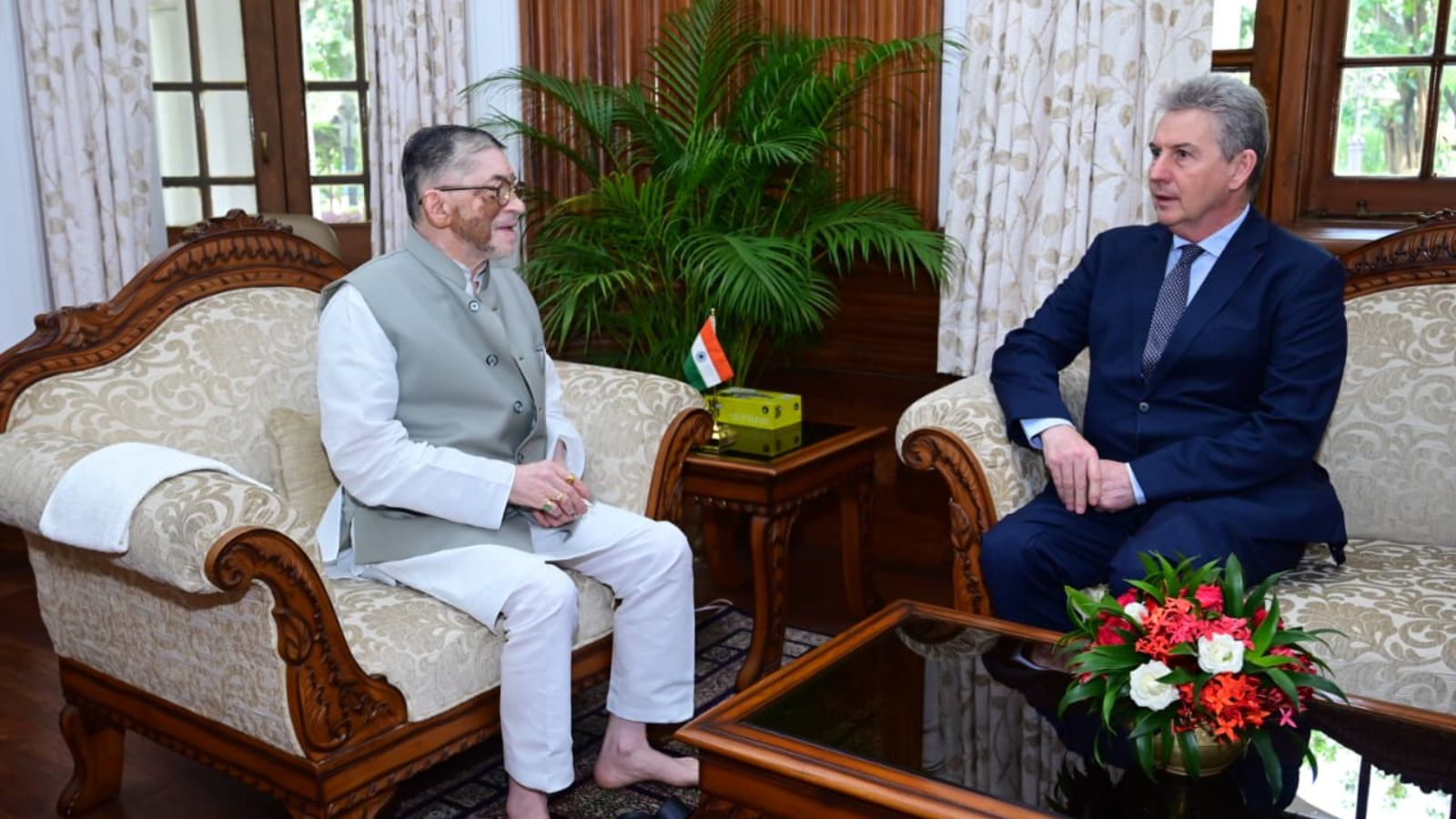 राज्यपाल से मिले ऑस्ट्रेलियाई महावाणिज्यदूत, झारखंड में पर्यटन और कौशल विकास को लेकर हुई चर्चा