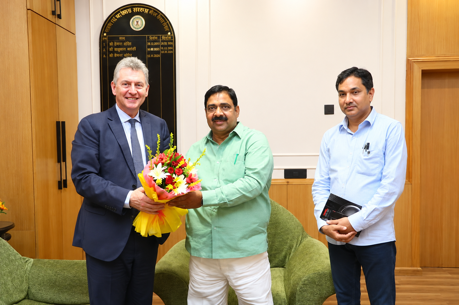 उद्योग मंत्री संजय यादव से मिले ऑस्ट्रेलियन कांसुल जनरल बर्नार्ड लिंच, झारखंड में निवेश पर हुई चर्चा