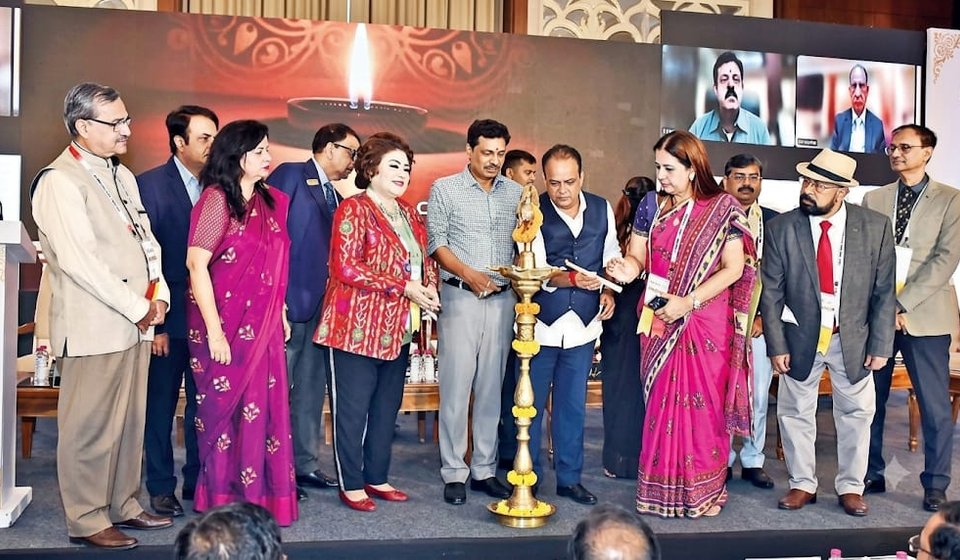 रांची में जुटे 1000 से अधिक नेत्र विशेषज्ञ, आंखों के इलाज की नई तकनीकों और AI पर हुआ मंथन